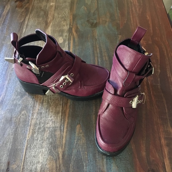 TOBI Burgundy Rebel Scholar Bootie - Picture 3 of 6